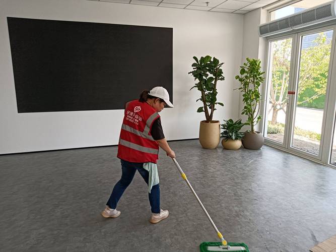 青岛家政保洁哪家好？如何选择靠谱服务？