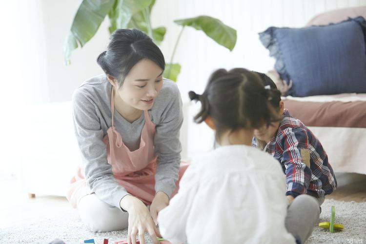 接送小孩上下学,家政服务怎么选?