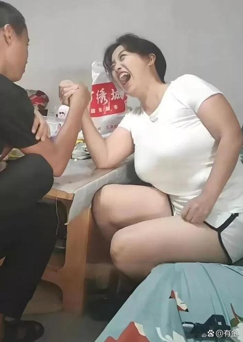 “如何礼貌地调戏家政阿姨才能不惹怒她？”