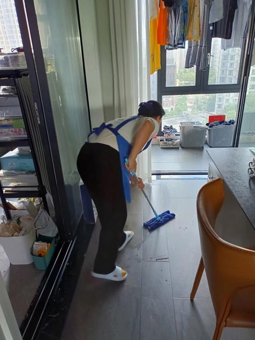 家政服务合同模板要注意哪些法律条款？